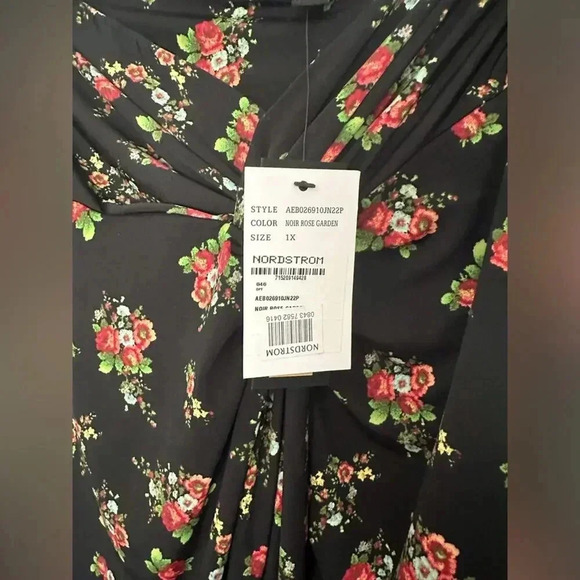 AFRM Emilia Black and Red Floral Side Slit Skirt New with Tags Stretchy 1X - Picture 3 of 7